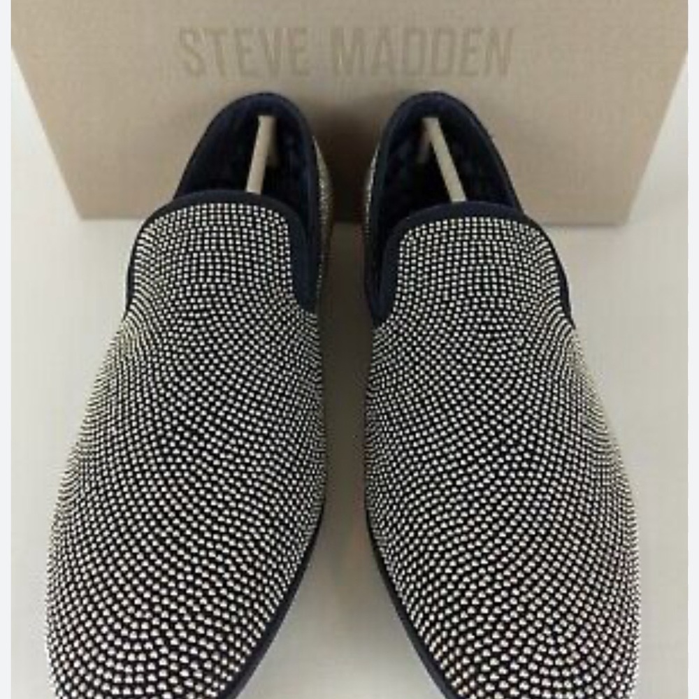 STEVE MADDEN Men's Memoryz Stud
Smoking Slipper BLACK/SILVER New in Box.